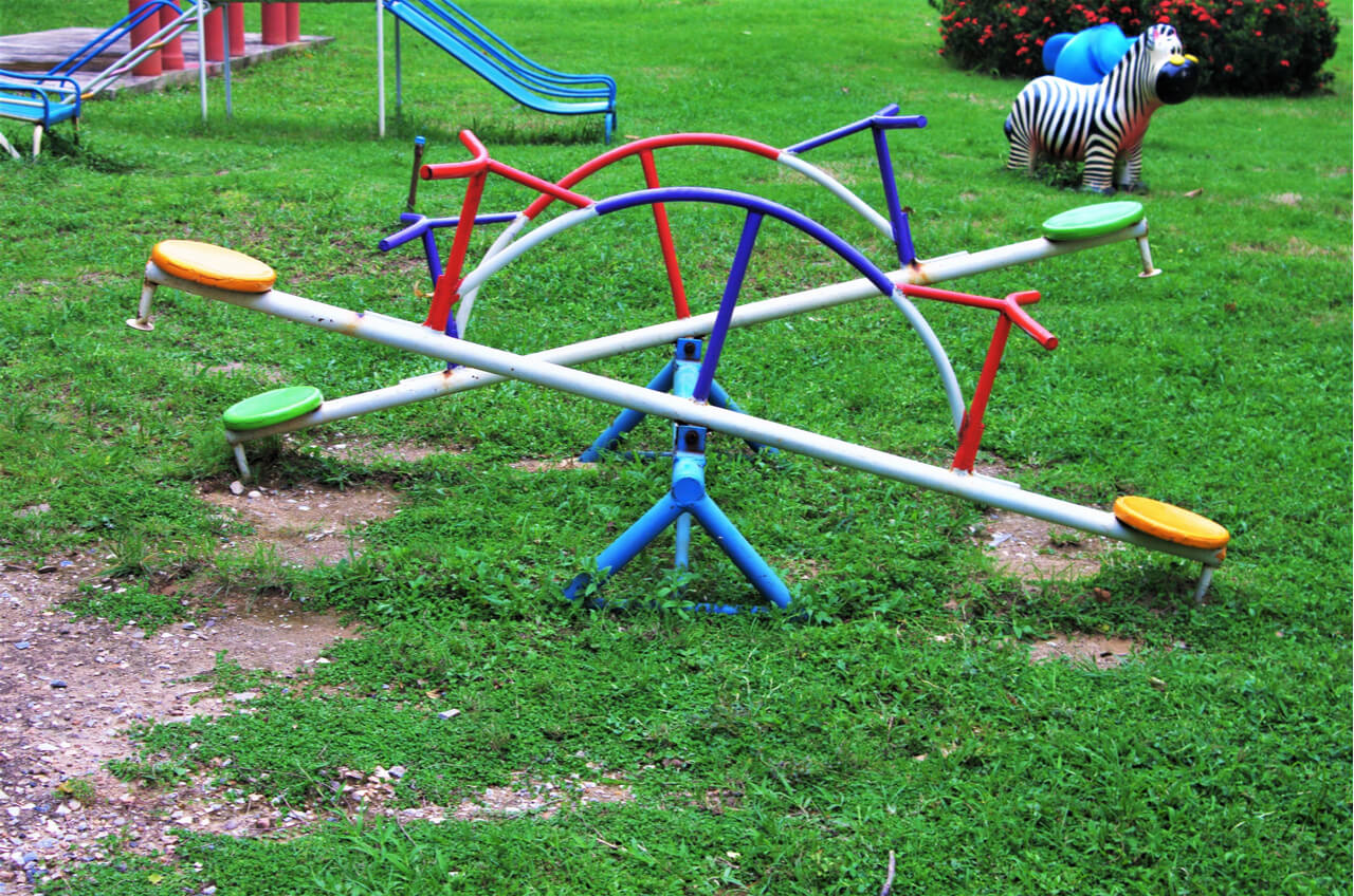 playground see saws